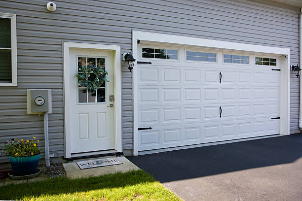 24/7 Emergency Garage Door Panel Replacement experts in Fort Hunt, VA